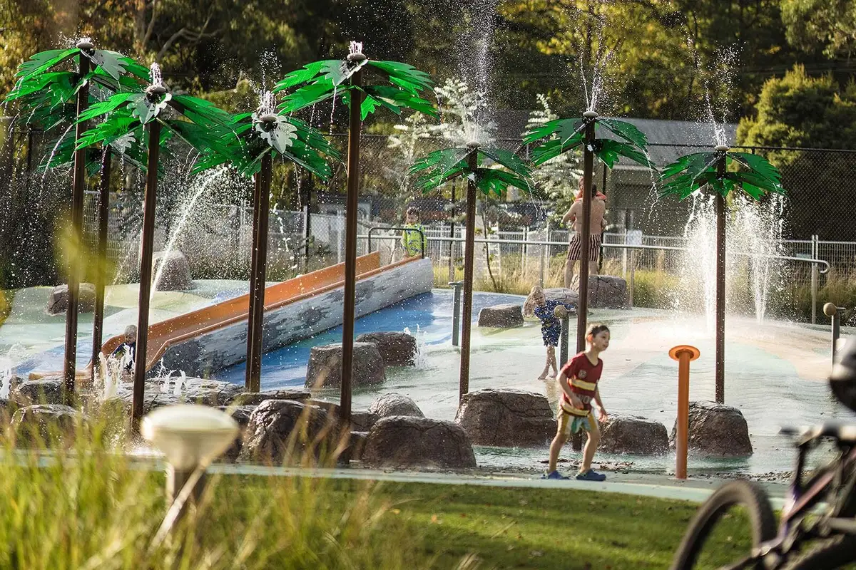 Warburton Water World splash park and playground within walking distance of Warburton Holiday Park, in the Yarra Valley.